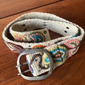 Floral embroidered belt